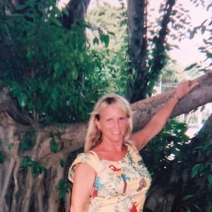 Meet your Posher, Joy